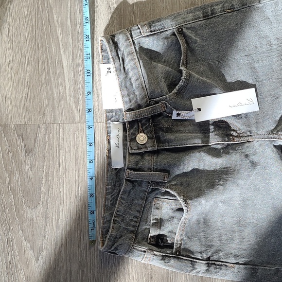 Kancan *NWT* MOM Jeans high waist relaxed thigh tapered leg patch detail Sz 24 - Picture 11 of 13